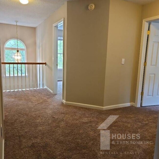 Building Photo - 210 Stapleford Park Dr