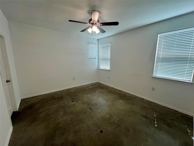 Building Photo - 805 Hallie Cove