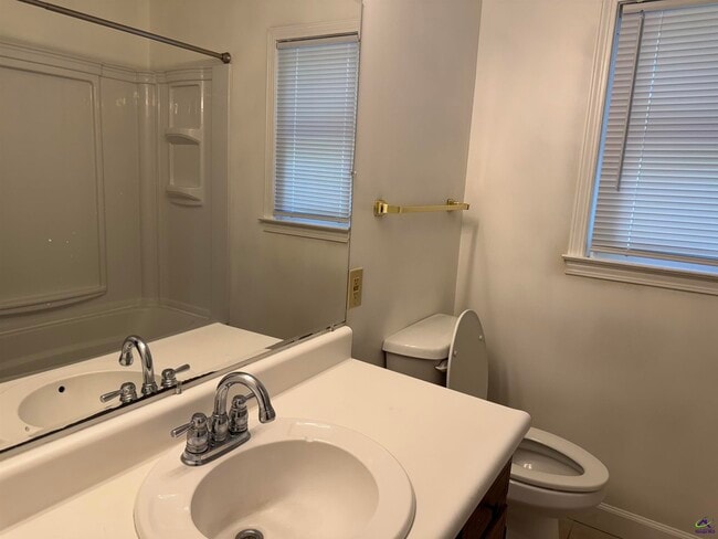 Building Photo - 167 Windermere Cir