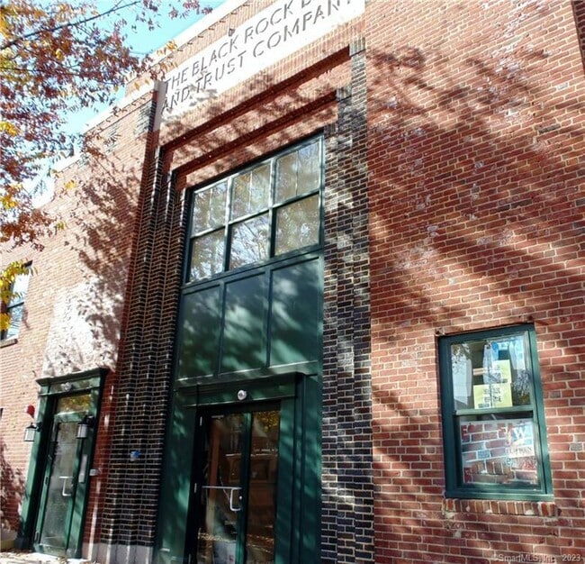 Building Photo - 2836 Fairfield Ave