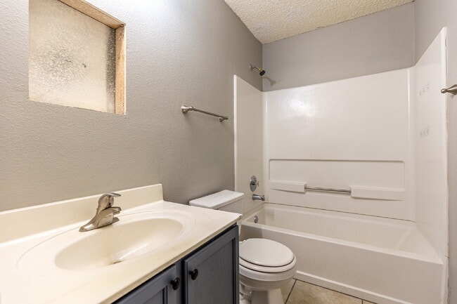 Building Photo - 8423 Parry Path