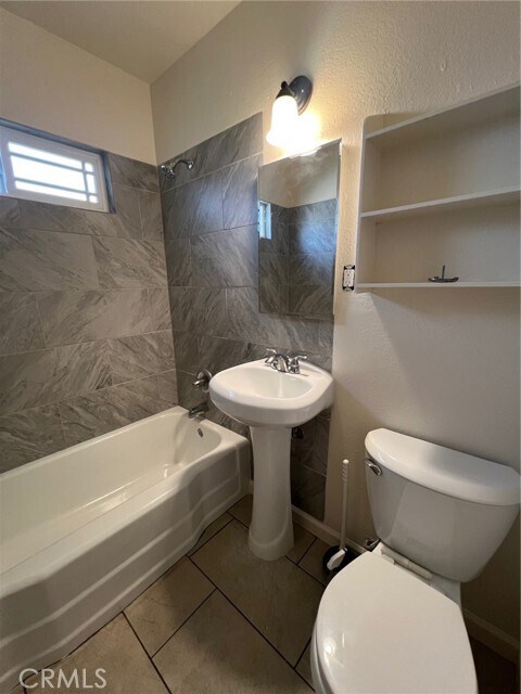 Building Photo - 635 W 17th St