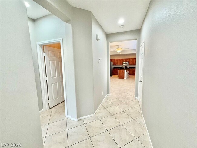 Building Photo - 8565 Vestia Ct