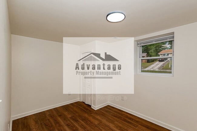 Building Photo - 1455 Helen Ln SW