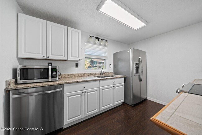 Building Photo - 6502 June Dr