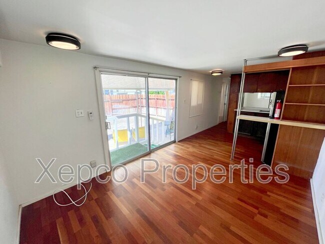 Building Photo - 134 Fondulac St