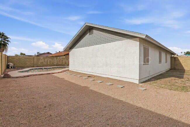 Building Photo - 6201 W Acoma Dr