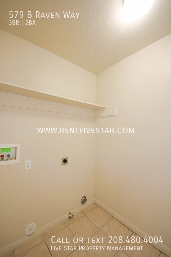 Building Photo - 579 Raven Way