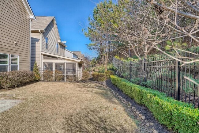 Building Photo - 1835 Habersham Villa Dr