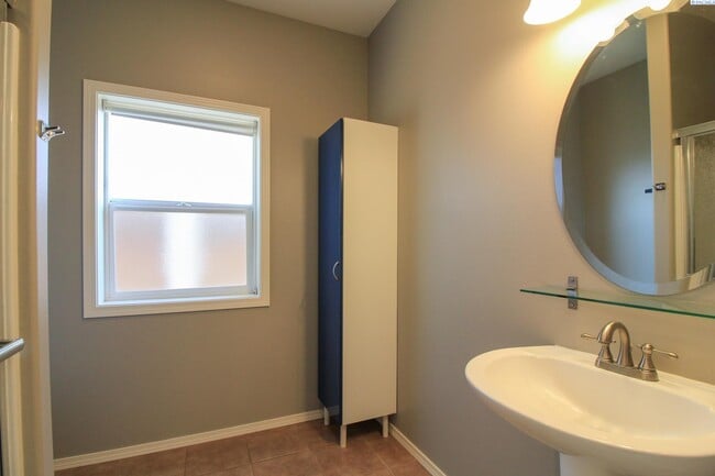 Building Photo - South Kennewick 3 Bed/2 Bath House