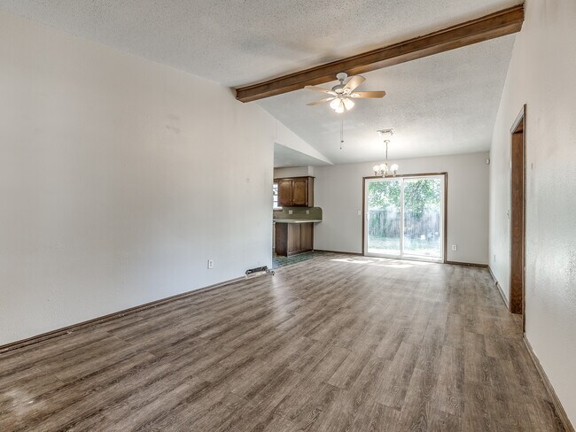 Building Photo - 604 Greenvale Rd