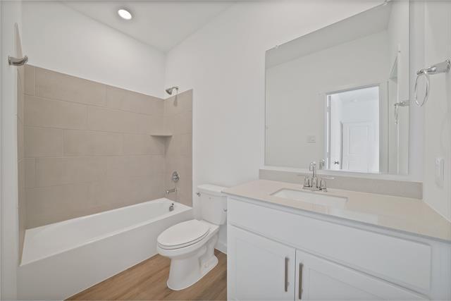 Building Photo - 1505 Adams Dr