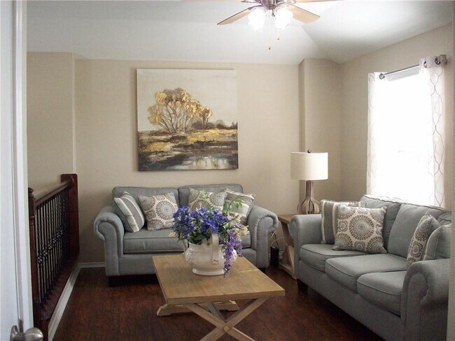 Building Photo - 1002 Beacon Cove