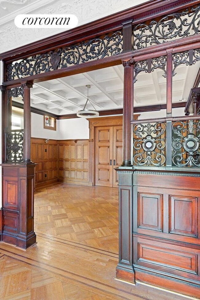 Building Photo - 896 Park Pl