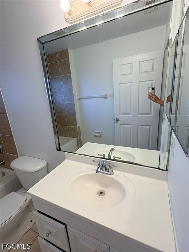 Building Photo - 1909 SE Van Loon Terrace