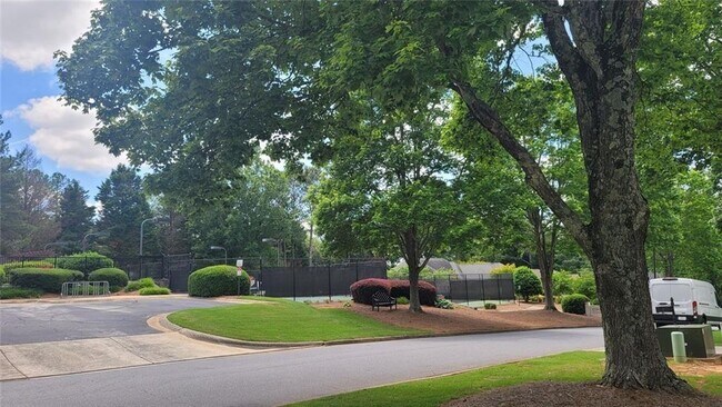 Building Photo - 5005 Johns Creek Ct