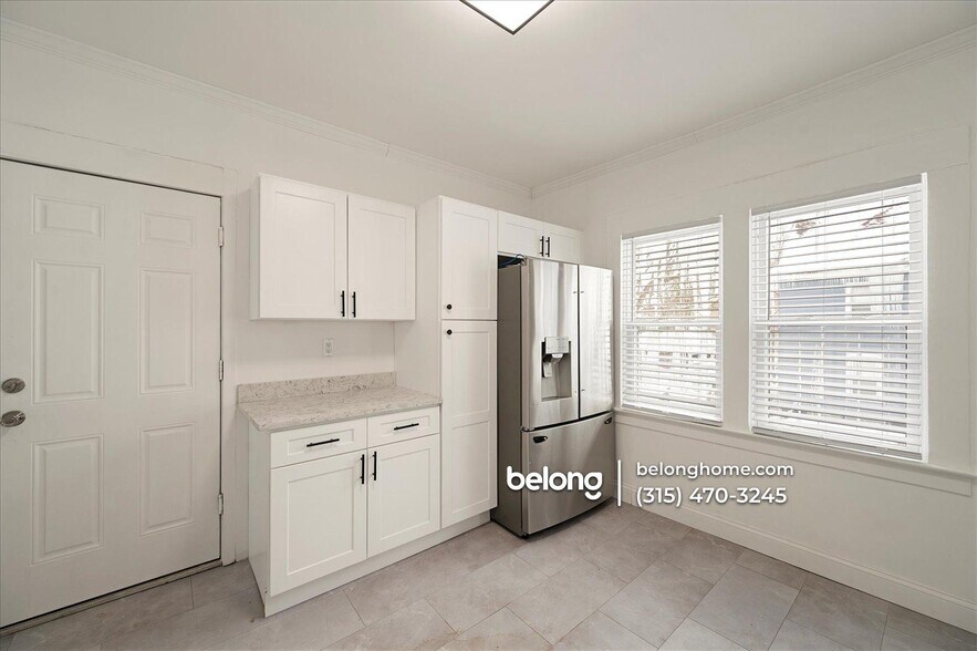 Building Photo - 122 Redfield Pl