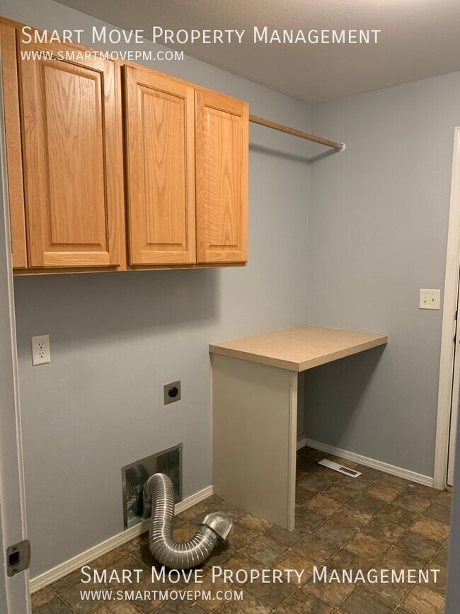 Building Photo - 4260 E Arborvitae Dr