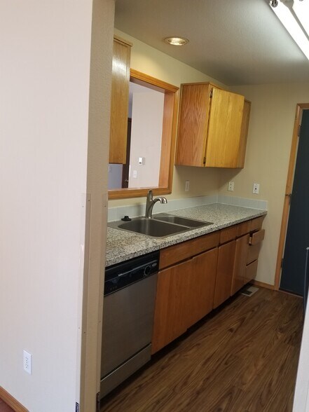 Kitchen - 3933 SW Pinewood Way