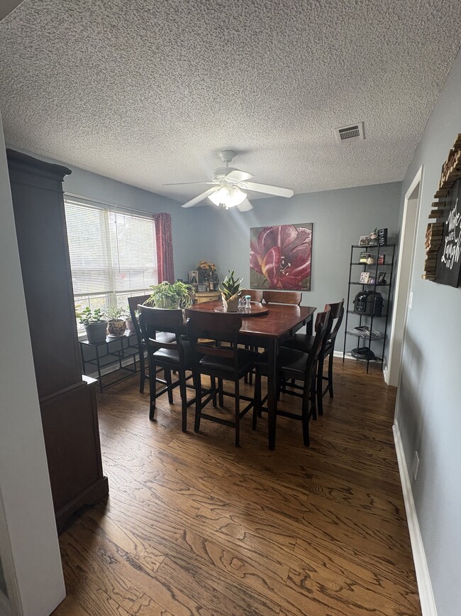 Building Photo - 106 Porter Way