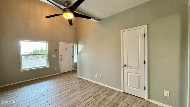 Building Photo - 633 Pete Payan Dr