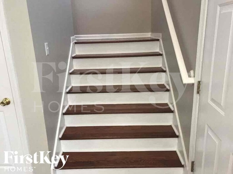 Building Photo - 338 Breeze Mdw