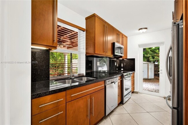 Building Photo - 6890 SW 51st St