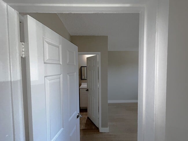 Building Photo - 8936 Cedros Ave