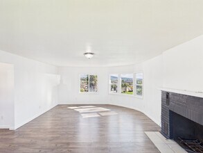 Building Photo - 2135 Washington St