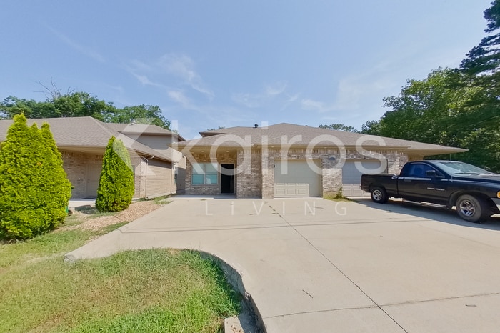 Primary Photo - 10100 W 20th St