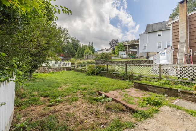 Building Photo - 106 Wooster St