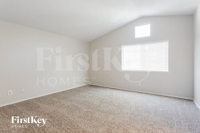 Building Photo - 2114 W San Miguel Ave