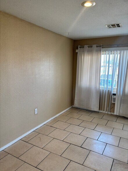 Building Photo - 1644 Cadillac Ln