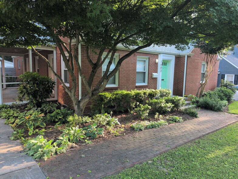 Building Photo - 1403 Cardinal Pl