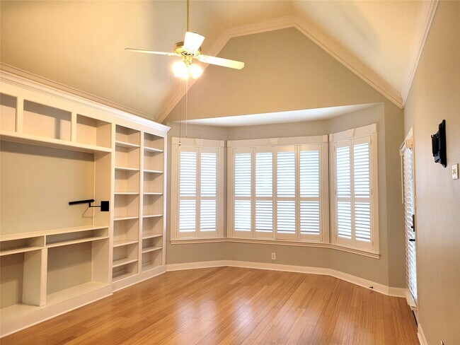 Building Photo - 2214 Old S Dr