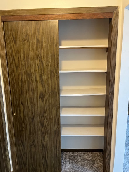 Building Photo - 1865 Badger St