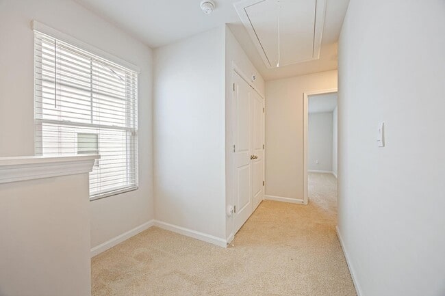 Building Photo - 5438 Thrasher Ln