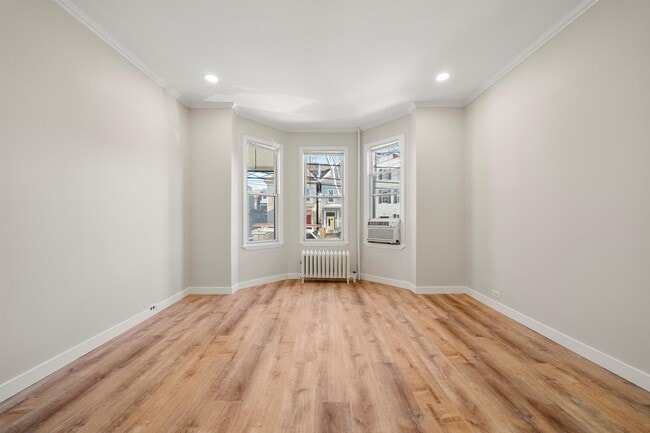 Building Photo - 215 Dodd St