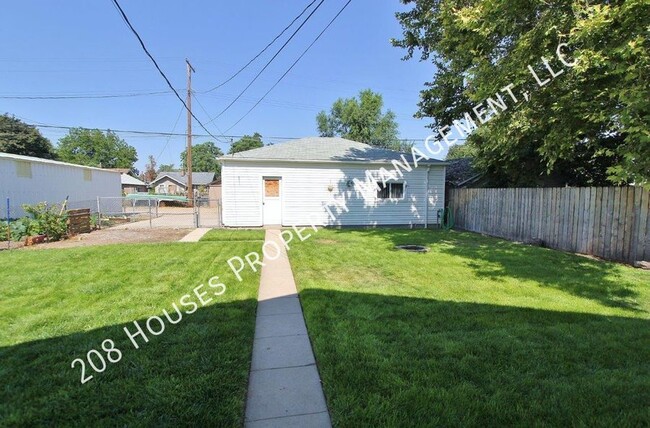 Building Photo - Charming Home w/Finished Basement