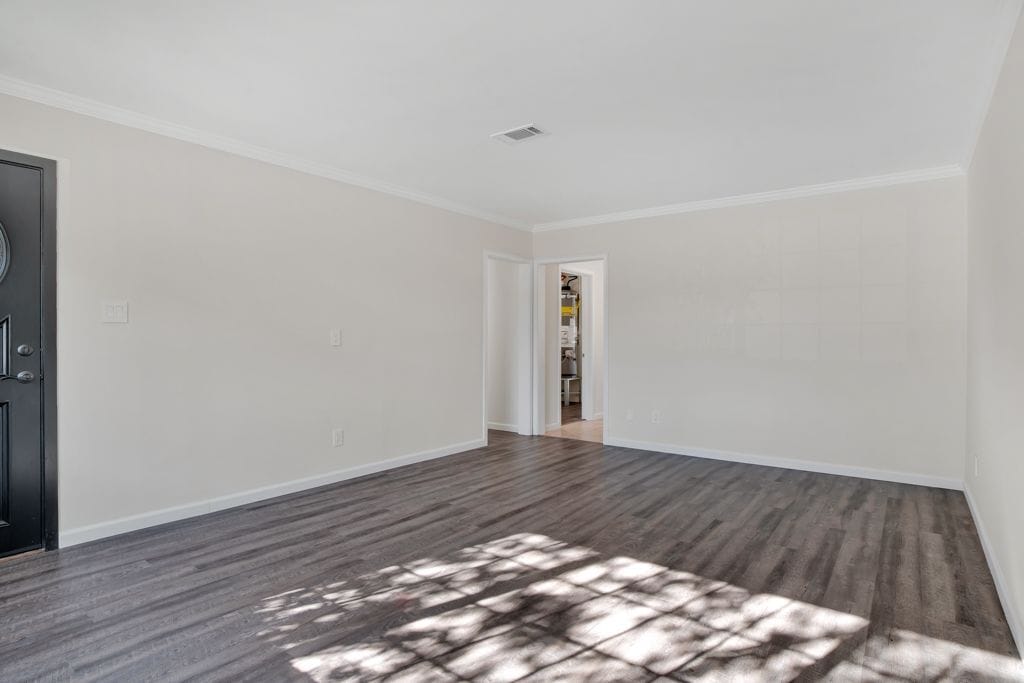 Building Photo - 7635 Fallbrook Ave