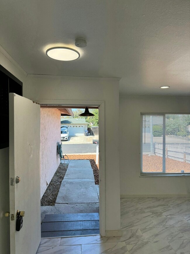 Building Photo - 22 Merrimac Pl