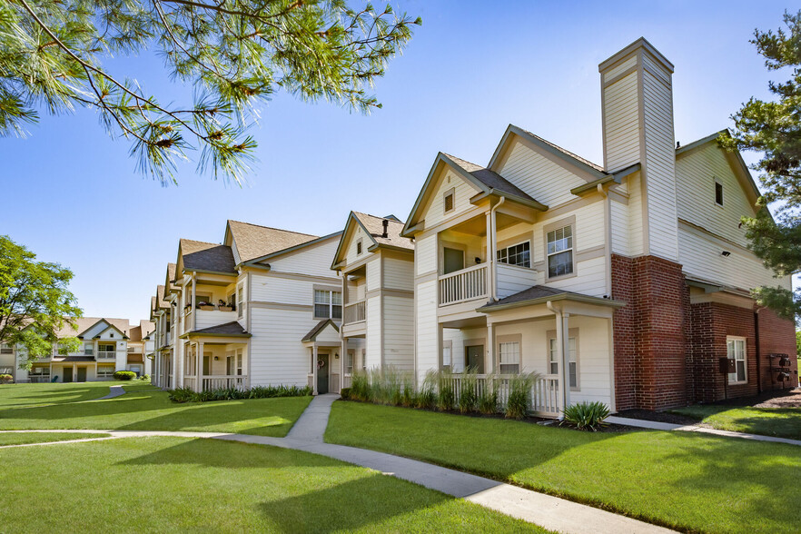 Building Photo - Sanctuary at Fishers