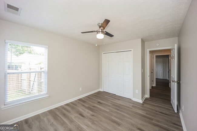 Building Photo - 612 Mayfern Dr