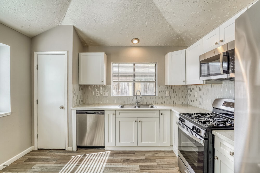 Building Photo - 20810 Union Park Dr