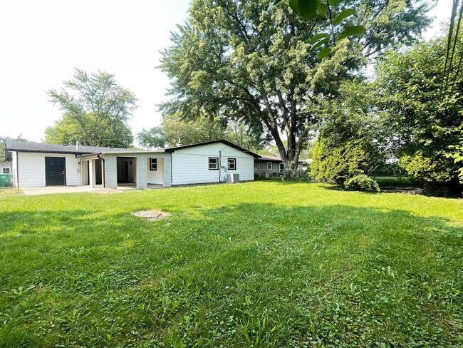 Building Photo - 934 Beverly Dr