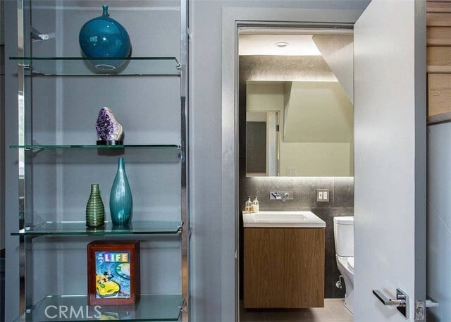 Building Photo - 2115 Groveland Dr