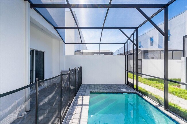 Building Photo - 277 Famagusta Dr