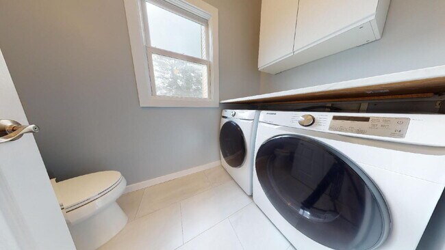 Building Photo - "Lake Street Victorian w/ Classic Charm & Modern Updates 3-Bed 2.5 Baths in one of SF's highly so...