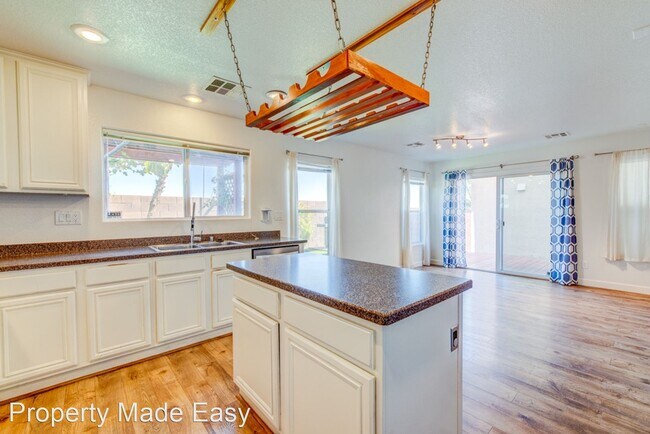 Building Photo - 3 br, 2.5 bath House - 516 Beckton Park Ave