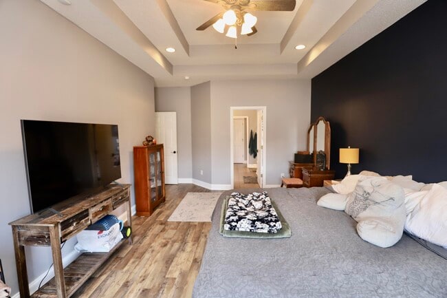 Building Photo - 1855 Beachforest Way